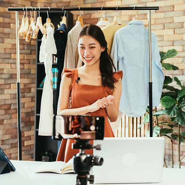 4 Ways to Use a Spokesperson Video in Your Business